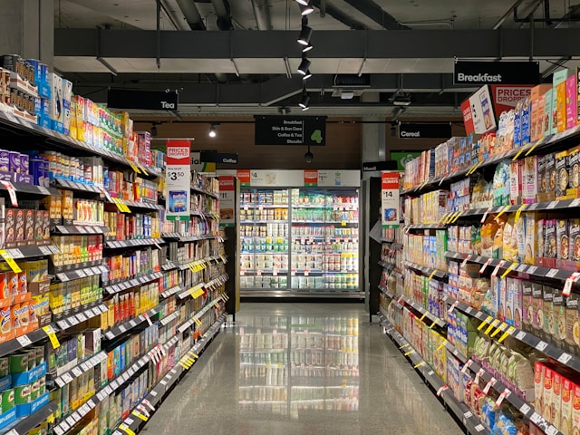10 Smart Ways to Save Money on Groceries (Without Clipping Coupons)
